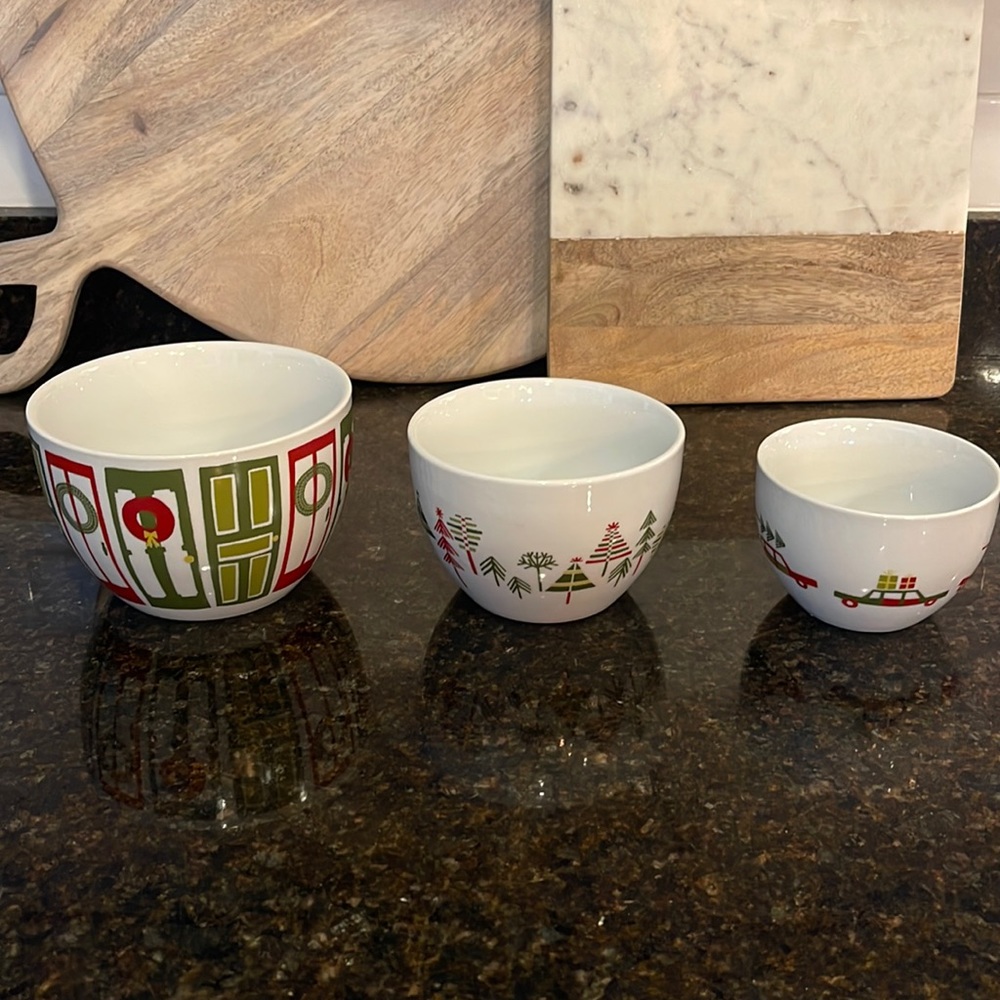 Crate&Barrel set of three nesting bowls Julia Rothman Holiday